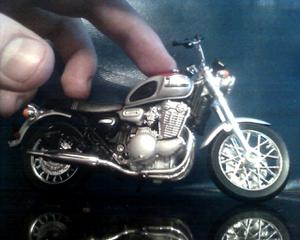 Мотоцикл-игрушка Triumph
